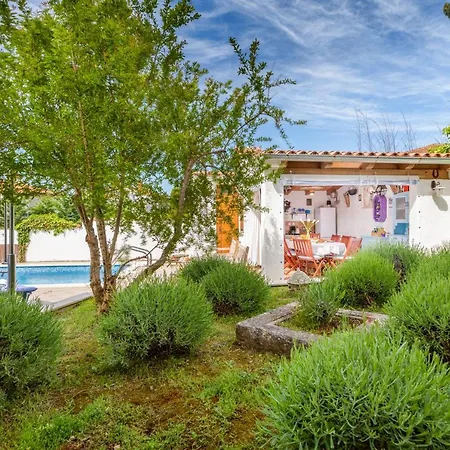 Nature & Sea With Pool *