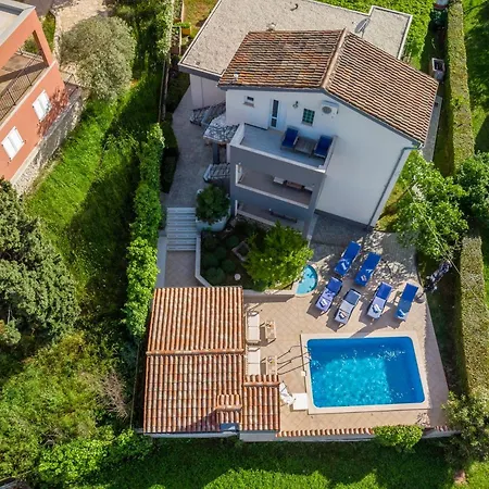 Nature & Sea With Pool Pula