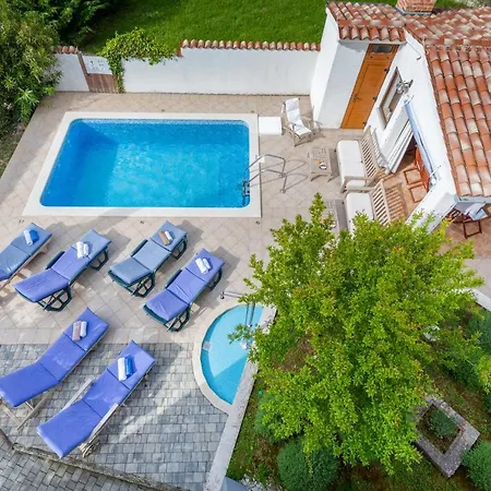 Nature & Sea With Pool * Pula