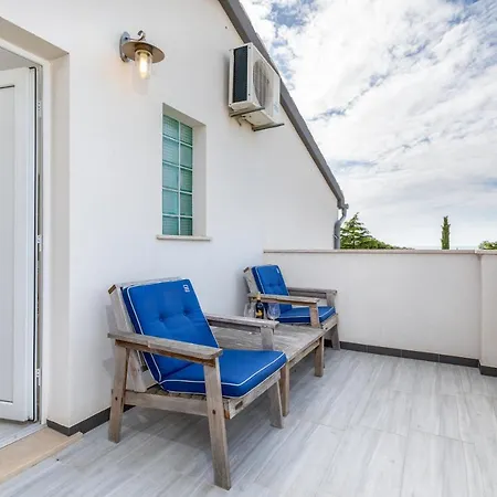 Ferienhaus Nature & Sea With Pool Pula