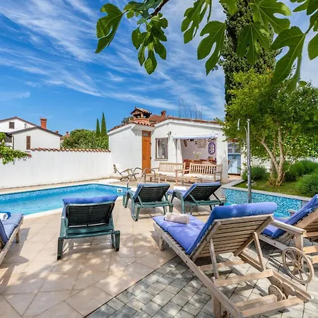 Nature & Sea With Pool Ferienhaus *