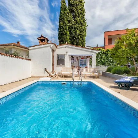 Nature & Sea With Pool Ferienhaus *