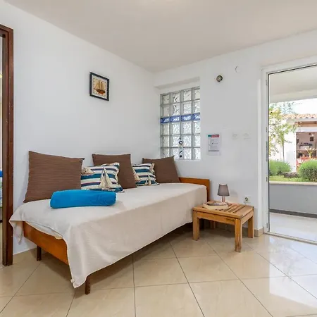 Ferienhaus Nature & Sea With Pool Pula