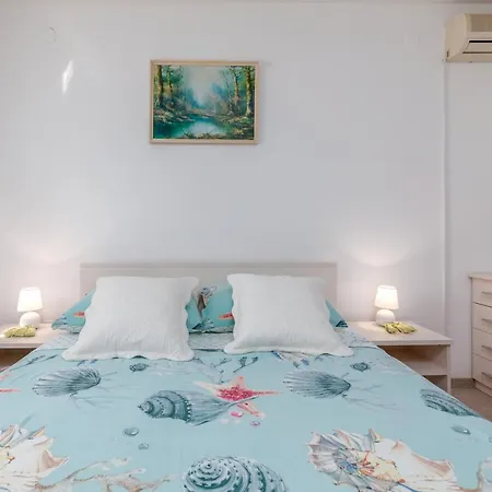 Nature & Sea With Pool Ferienhaus Pula