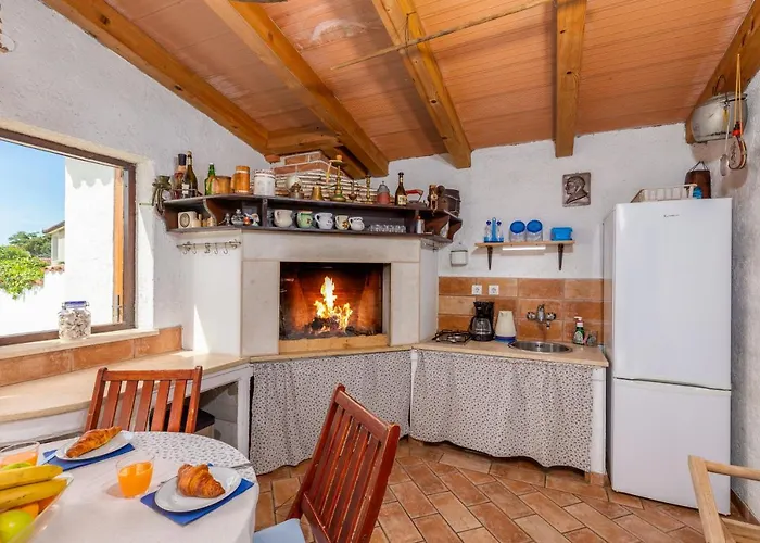 Nature & Sea With Pool * Pula