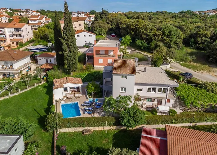 Nature & Sea With Pool Holiday home *