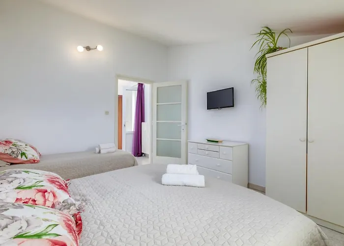 Nature & Sea With Pool Holiday home *