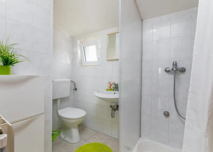 Nature & Sea With Pool