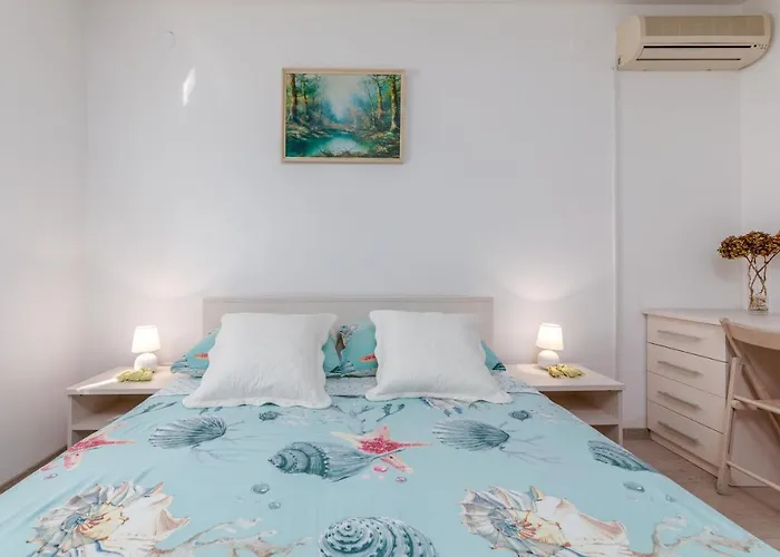 Nature & Sea With Pool Holiday home Pula