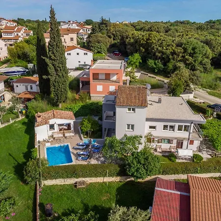 Nature & Sea With Pool Holiday home *