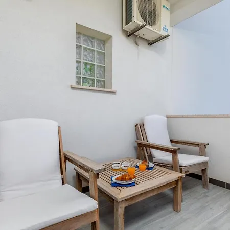 Nature & Sea With Pool Holiday home *